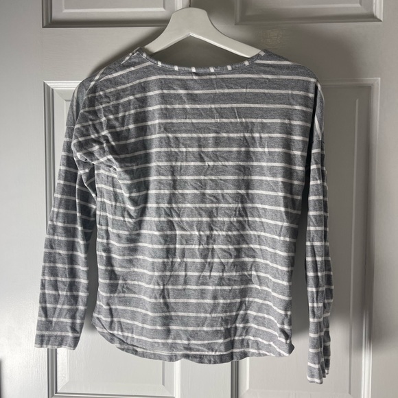 Gymboree festive long sleeve shirt. - Picture 2 of 3